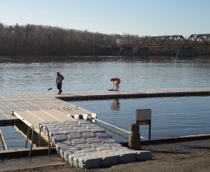 rowers getting ready