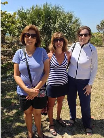 Susan, me & Robin at Lido Key beach...can you guess which one of us does not live in Florida??